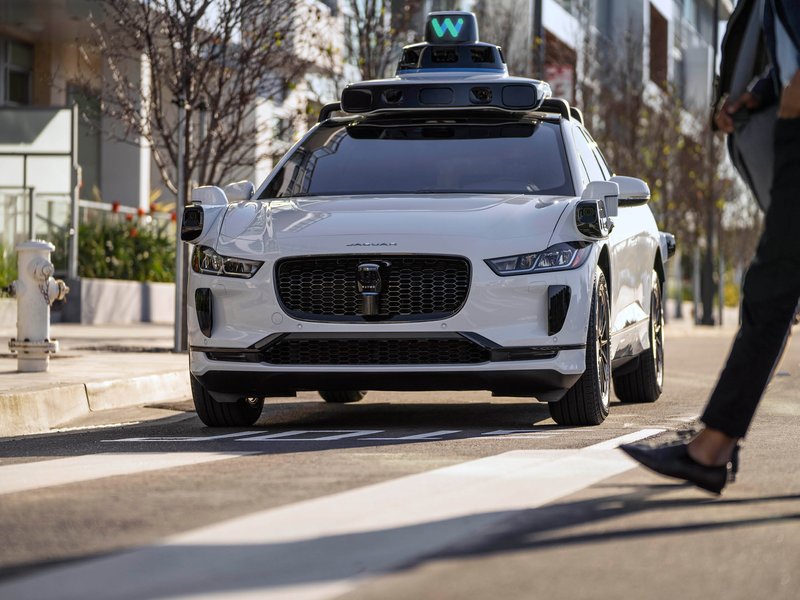 Bild autonomes-fahren-weckt-skepsis.jpg